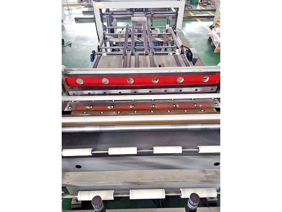 橫剪線-厚度0.1-0.8mm，寬度400-1200mm，長度公差±0.5mm，對角線公差±0.25mm，生產(chǎn)能力400噸/月